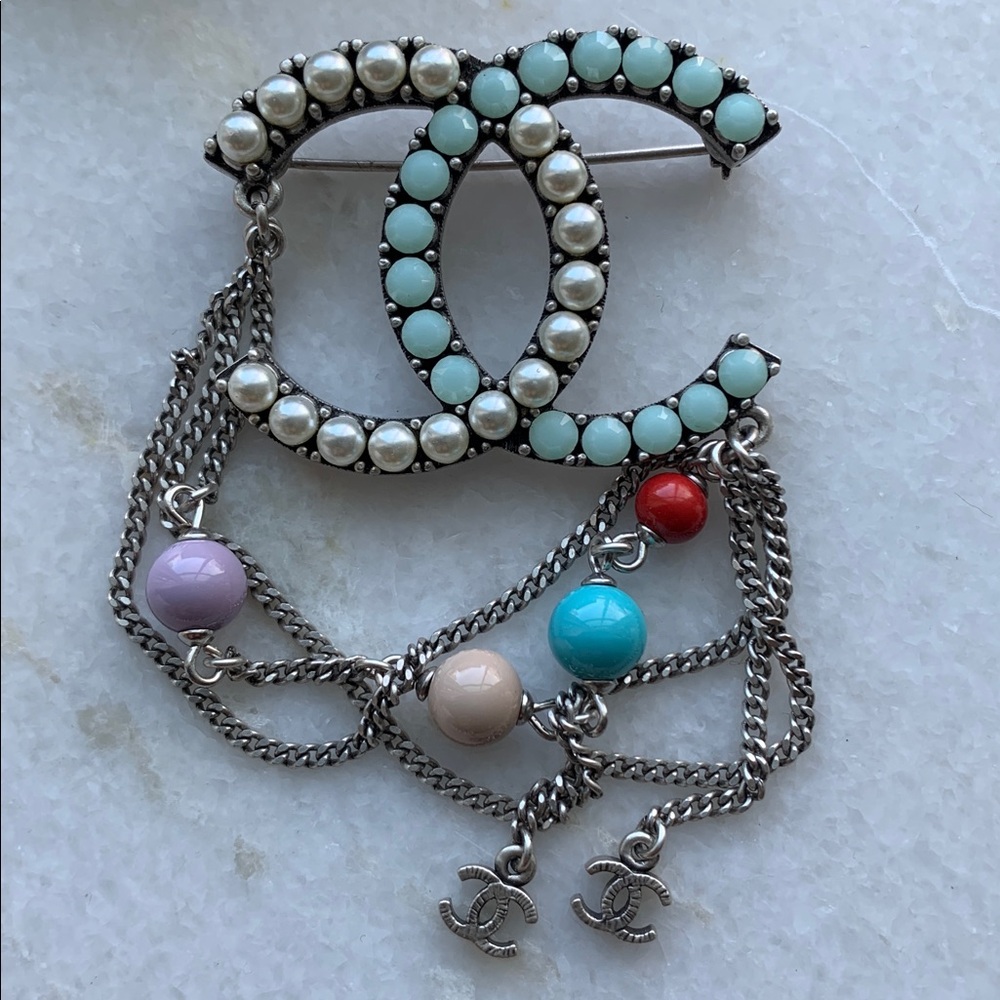Rare CHANEL CC 02P Logo Charm Pearl Chain Pin Brooch Blue Purple Silver Red Tan
